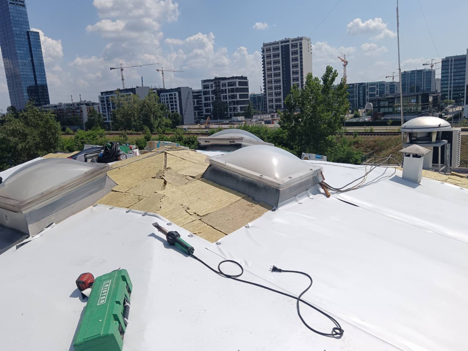 Termoizolacija i obrada zona oko krovnih kupola